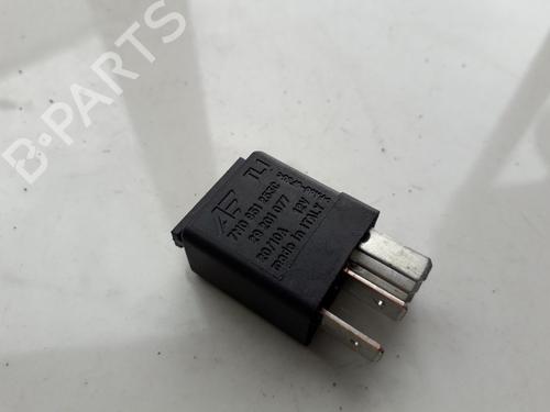 Used Electronic sensor Electronic sensor VW TOUAREG (7LA, 7L6, 7L7) 3.0 V6 TDI (225 hp) 33510867 33510867