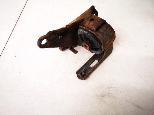 Used Engine mount Engine mount TOYOTA RAV 4 II (_A2_) 2.0 D 4WD (CLA20_, CLA21_, CLA20R, CLA21R) (116 hp) 32881241 32881241