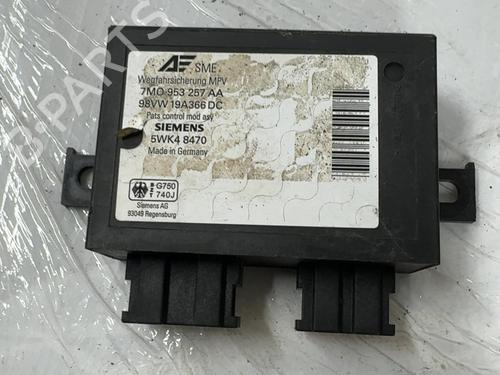Used Electronic module Electronic module SEAT ALHAMBRA (7V8, 7V9) 1.9 TDI (110 hp) 39545732 39545732