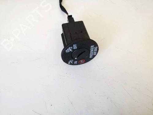 switch-opel-astra-k-b16-2015-2016-2017-2018-2019-2020-2021-2022-32591866 main image