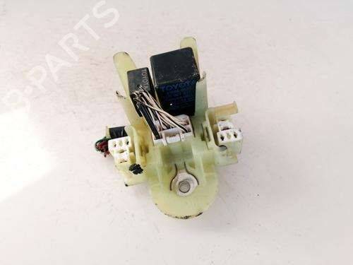 Used Fuse box Fuse box TOYOTA AVENSIS (_T22_) 2.0 TD (CT220_, CT220R) (90 hp) 33085637 33085637