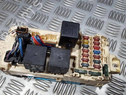 Used Fuse box Fuse box 33499989 33499989