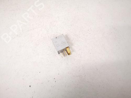 Used Electronic sensor Electronic sensor TOYOTA COROLLA Verso (ZER_, ZZE12_, R1_) 2.0 D-4D (CUR10_, CUR10R) (116 hp) 32899928 32899928