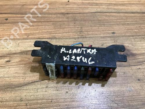 Used Fuse box Fuse box HYUNDAI LANTRA II Estate (J-2) 1.9 D (68 hp) 33485638 33485638