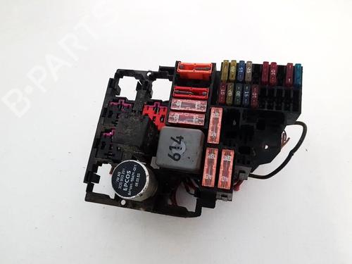 Used Fuse box Fuse box VW PHAETON (3D1, 3D2, 3D3, 3D4, 3D6, 3D7, 3D8, 3D9) 4.2 V8 4motion (335 hp) 33508192 33508192