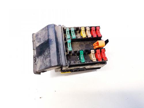 Used Fuse box Fuse box 33107197 33107197