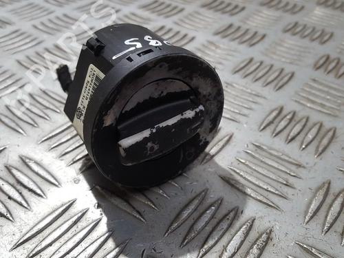 Used Switch Switch VW GOLF V (1K1) 2.0 SDI (75 hp) 35708590 35708590