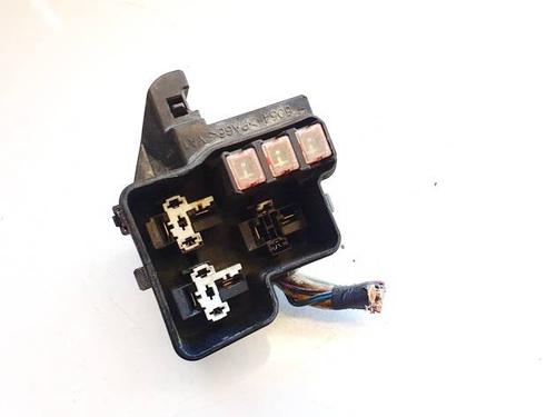 Used Fuse box Fuse box TOYOTA PREVIA II (_R3_) 2.0 D-4D (CLR30_, CLR30R) (116 hp) 32596745 32596745