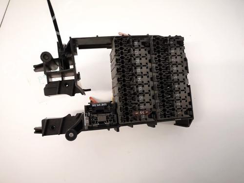 Used Fuse box Fuse box MERCEDES-BENZ E-CLASS (W210) E 220 CDI (210.006) (143 hp) 32884135 32884135