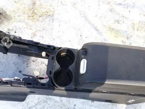 Used Armrest / Center console Armrest / Center console 35235180 35235180