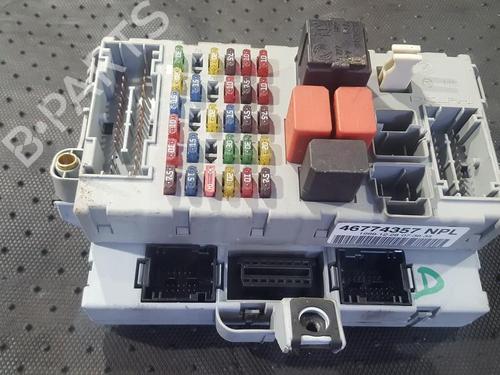 Used Fuse box Fuse box FIAT PUNTO (188_) 1.2 60 (188.030, .050, .130, .150, .230, .250) (60 hp) 33485352 33485352