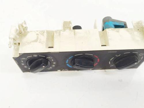 Used Climate control Climate control CITROËN BERLINGO / BERLINGO FIRST MPV (MF_, GJK_, GFK_) 1.6 HDI 75 (MF9HW, GJ9HWC, GF9HWC, GN9HWC) (75 hp) 35154776 35154776