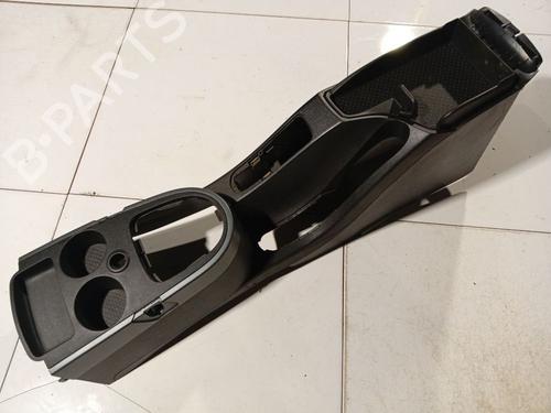Used Armrest / Center console Armrest / Center console SEAT TOLEDO III (5P2) 2.0 TDI (140 hp) 34931803 34931803