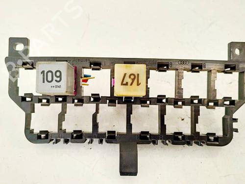 Used Fuse box Fuse box 39632138 39632138