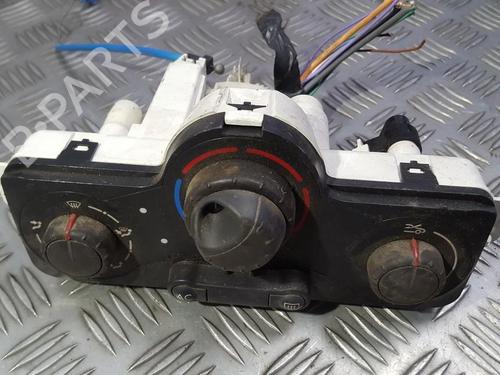 Used Climate control Climate control RENAULT CLIO III (BR0/1, CR0/1) 1.2 16V (BR0R, BR1D, BR1L, CR0R) (65 hp) 35679672 35679672