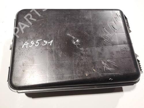 fuse-box-vw-passat-b55-3b3-2000-2001-2002-2003-2004-2005-32960895 main image