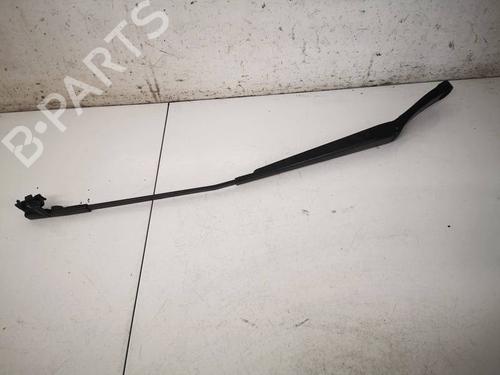 Used Front windshield wiper arm Front windshield wiper arm 39061676 39061676