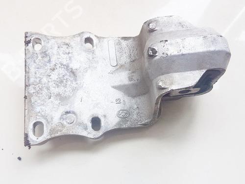Used Engine mount Engine mount OPEL SINTRA (APV) 3.0 i 24V (OUN16, Y94) (201 hp) 33526977 33526977
