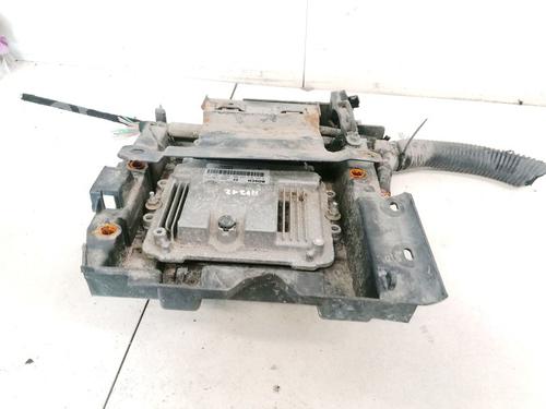 Used Engine control unit (ECU) Engine control unit (ECU) RENAULT LAGUNA II (BG0/1_) 1.9 dCi (BG1A, BG1V) (130 hp) 32885903 32885903