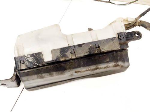 fuse-box-toyota-corolla-saloon-_e12_-2000-2001-2002-2003-2004-2005-2006-2007-2008-32937147 main image