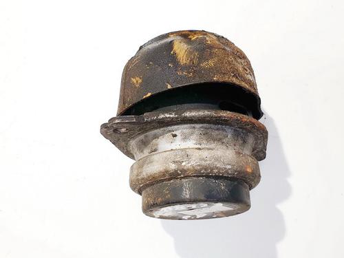 Used Engine mount Engine mount VW TOUAREG (7LA, 7L6, 7L7) 2.5 R5 TDI (174 hp) 32908389 32908389
