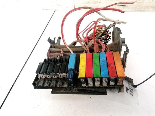 Used Fuse box Fuse box RENAULT TRAFIC II Bus (JL) 1.9 dCi (JL0B) (80 hp) 32913245 32913245