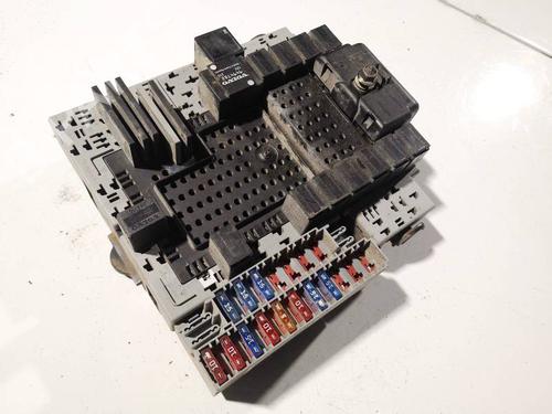 Used Fuse box Fuse box 32579667 32579667