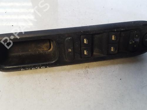 Used Switch Switch PEUGEOT 407 (6D_) 2.0 16V (6DRFJC, 6DRFJE, 6DRFJF) (140 hp) 33517210 33517210