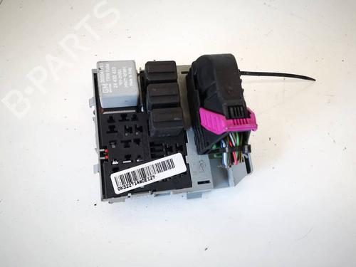 fuse-box-opel-meriva-a-mpv-x03-2003-2004-2005-2006-2007-2008-2009-2010-32956312 main image
