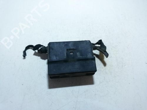 Used Fuse box Fuse box OPEL VECTRA B (J96) 2.0 i 16V (F19) (136 hp) 33515761 33515761