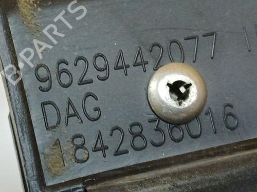 Fuse box PEUGEOT 607 (9D, 9U) 2.2 16V | BP39222353E1 - Image 4