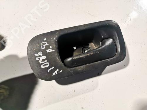 Used Front right interior door handle Front right interior door handle HONDA CR-V II (RD_) 2.0 (RD5) (150 hp) 35047877 35047877