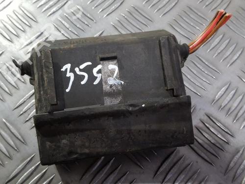 Used Fuse box Fuse box OPEL VECTRA B (J96) 1.8 i 16V (F19) (116 hp) 33492063 33492063