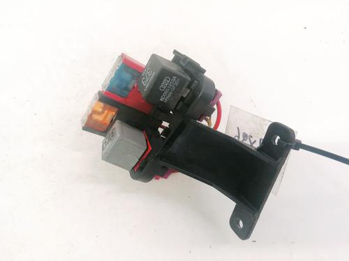 fuse-box-audi-a6-c5-4b2-4b4-1997-1998-1999-2000-2001-2002-2003-2004-2005-32899616 main image