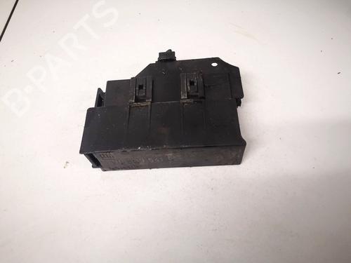 Used Fuse box Fuse box OPEL VECTRA C (Z02) 2.2 DTI 16V (F69) (125 hp) 32890182 32890182