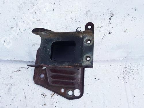Used Front bumper bracket Front bumper bracket 35640104 35640104