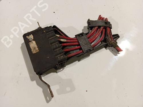Used Fuse box Fuse box 35831549 35831549