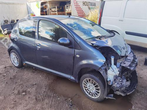 Brugte TOYOTA AYGO (_B1_) 1.0 (KGB10_, KGB10R) (68 hp) 4471108