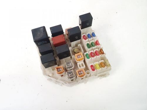 fuse-box-toyota-rav-4-ii-_a2_-2000-2001-2002-2003-2004-2005-32890361 main image