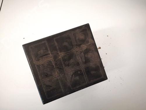 Used Fuse box Fuse box OPEL OMEGA A (V87) 1.8 (F19, M19, N19) (88 hp) 32889865 32889865