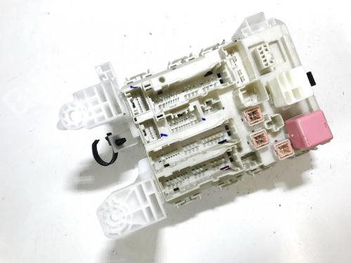 Used Fuse box Fuse box TOYOTA AURIS (_E15_) 1.6 (ZRE151_, ZRE151R) (124 hp) 33509882 33509882