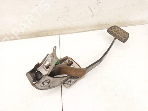 Pedal Pedal TOYOTA YARIS (_P1_) 1.3 (SCP12_, SCP13_, SCP12R, SCP13R) (87 hp) 34747671 34747671