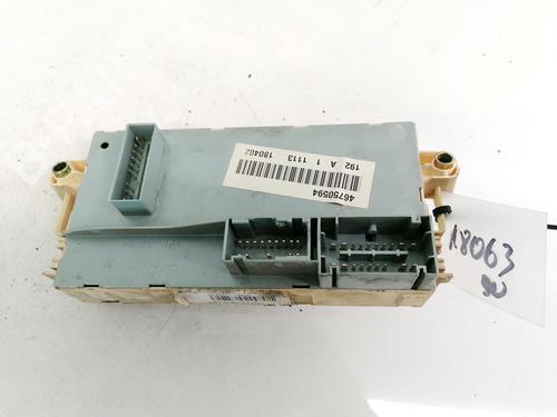 Used Fuse box Fuse box FIAT STILO (192_) 1.9 JTD (192_XE1A) (115 hp) 32907304 32907304
