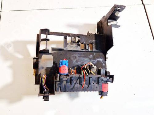 Used Fuse box Fuse box 32566771 32566771