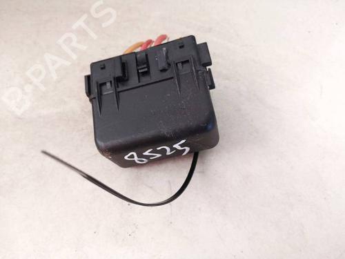 fuse-box-renault-scenic-ii-jm01_-2003-2004-2005-2006-2007-2008-2009-2010-32926885 main image