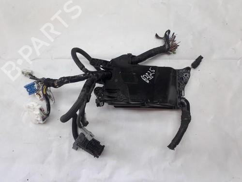 Used Fuse box Fuse box LEXUS IS II (_E2_) 220d (ALE20) (177 hp) 33505469 33505469