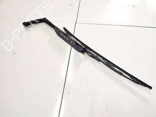 Used Front windshield wiper arm Front windshield wiper arm 32582445 32582445