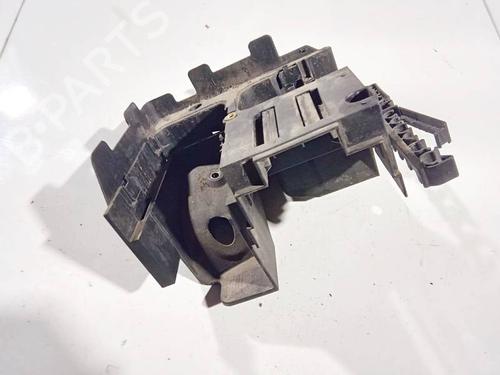 Used Fuse box Fuse box VW TOURAN (1T1, 1T2) 1.9 TDI (100 hp) 32621801 32621801
