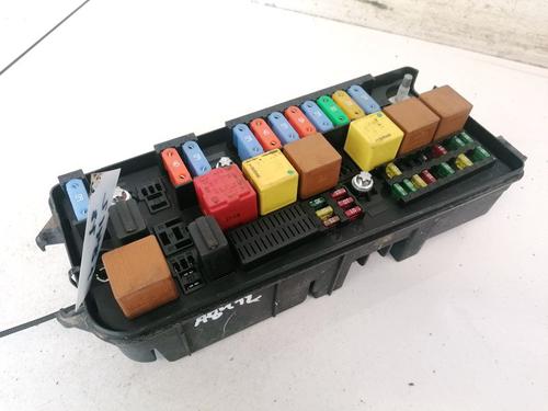 Used Fuse box Fuse box SAAB 9-3 (YS3F, E79, D79, D75) 2.2 TiD (125 hp) 32915718 32915718
