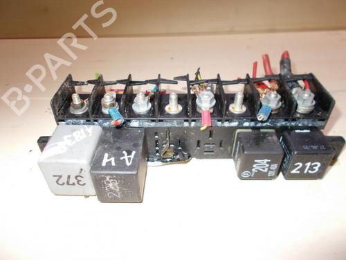 Used Fuse box Fuse box AUDI A4 B5 (8D2) 1.6 (100 hp) 33506640 33506640